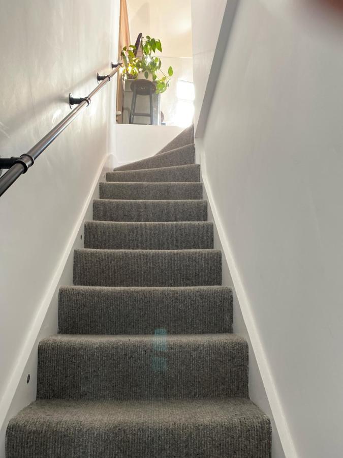 Vale View Apartment Denbigh Luaran gambar